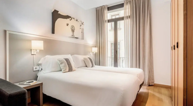Апартаменты Economy Aspasios Plaza Real Apartments