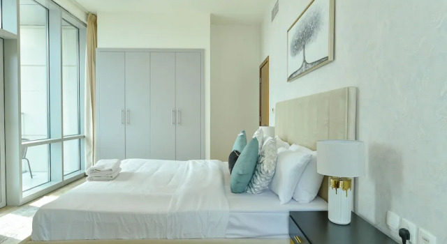 Dubai Canal View 1 BR Premium Apartment - AMN