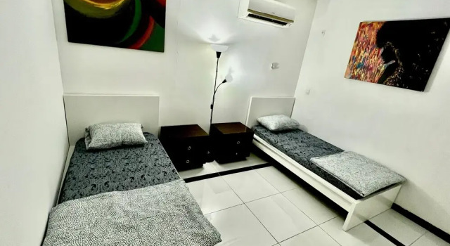 Home Stay Hostel, Book Hostel Hotels in Doha with Parking, Parking
