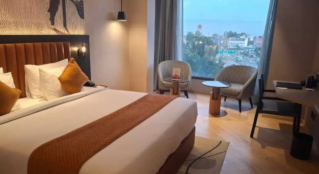 Номер Premium Ramada Encore by Wyndham Chandigarh Zirakpur