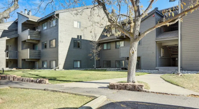 Апартаменты Cozy Avon Condo w/ Grill: Walk to Ski Shuttle