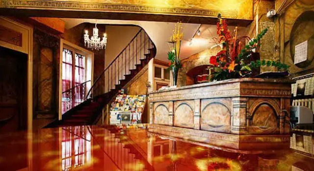 Royal Htel, Rezerwuj Hotel Angers 