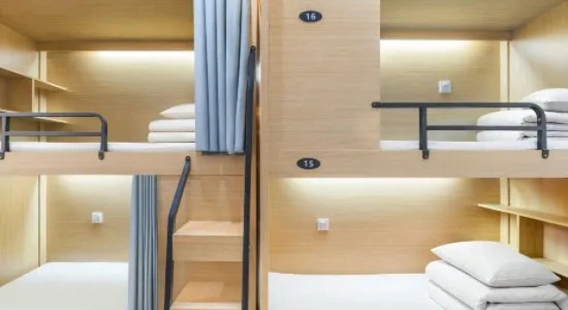 Кровать в общем номере (мужской номер) Backpack Home Lita Pop Mart Trendy Youth Hostel