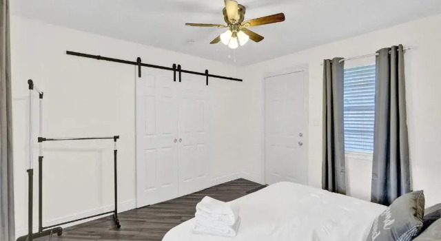 BRAND NEW 4Bed/2Bath - Renovated Luxury Stay