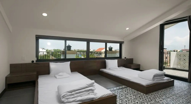 Двухместный номер Deluxe с балконом Lami Villa Hoian - Hostel