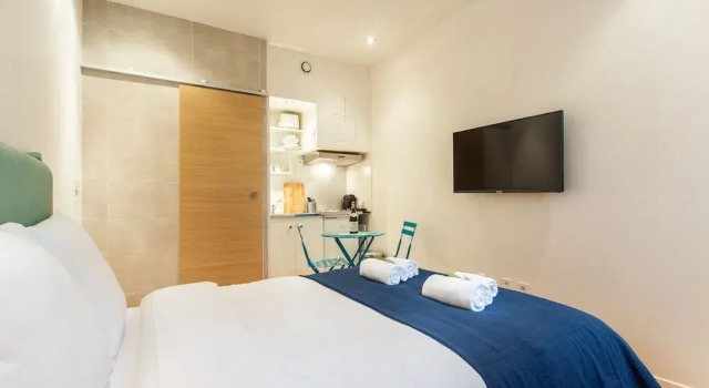 Cosy flat Eiffel tower, Забронировать Отель Париж Иль-де-Франс, рядом с Мирабо