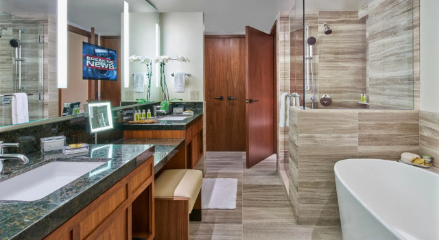 Люкс c 1 комнатой с балконом The Clement Hotel