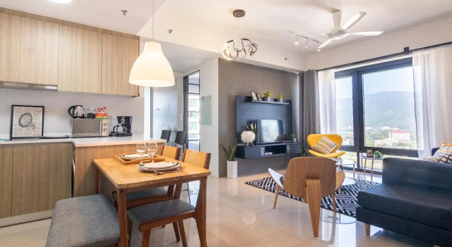 Central Georgetown Condo 3BR by ALV Suites, B25-5, Rezerwuj Hotel Hotele 4-gwiazdkowe w Penang, 4*