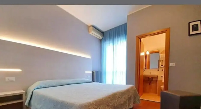 Трёхместный номер Standard с балконом Air Hotel