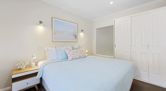 Sea Foam Villas, Book Hotel  