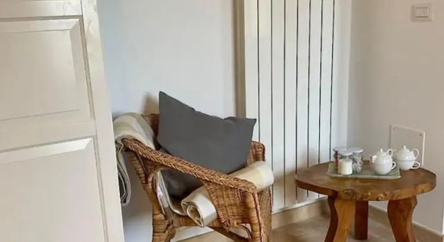 Captivating House in Palmoli Sleeps 2 Plus 2, Buchen Sie Ferienhaus Villen in Chieti, Villa