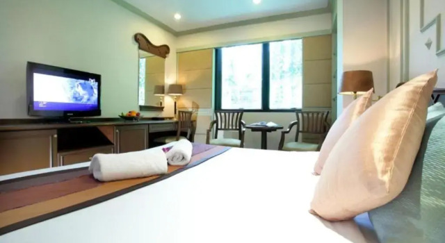 Номер Deluxe Majestic Suites Hotel