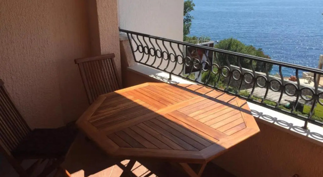 Трёхместный номер Standard Дуплекс с балконом и с видом на море Villa Sara Guesthouse