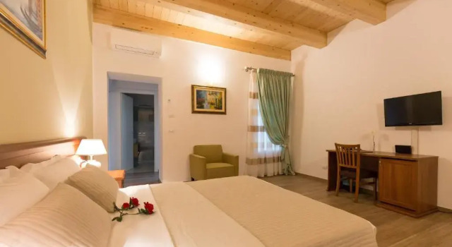 Семейный номер Standard с балконом Villa Cavour