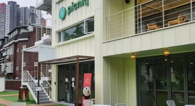 Hongdae I 5-Star & New I 1st floor I Large I Very close, Забронировать Отель Сеул Южная Корея, рядом с Станция метро Sinchon