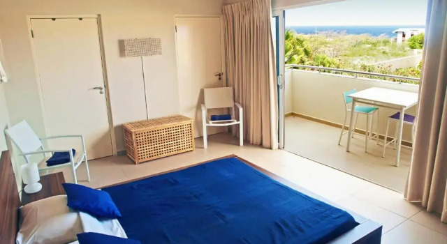 Tropical villa Curoyal near the beach, Забронировать Отель Бизнес-отели Виллемстад, рядом с Jan Theil, 4* 5*