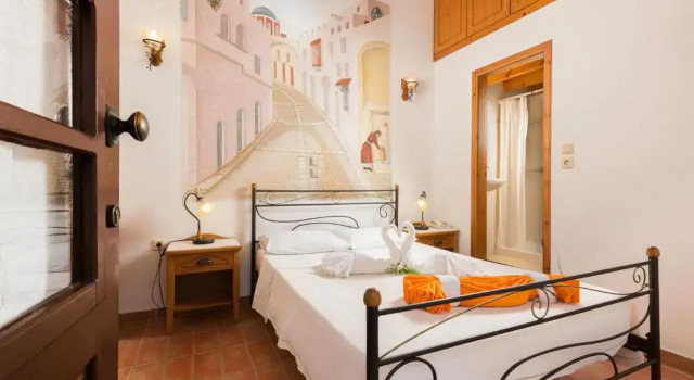 Двухместный номер Standard с балконом Camelot Traditional & Classic Hotel