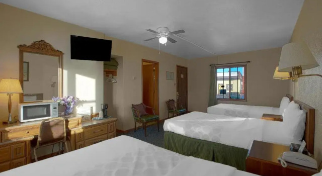 Шестиместный номер Standard Silver Street Motel by OYO