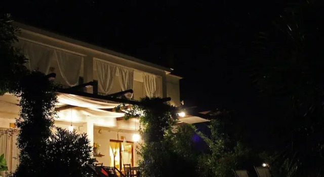 C'era Una Volta, Rezervovat Hotel  