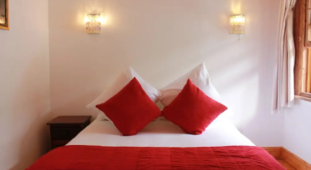 Двухместный номер Standard с балконом Central Hotel Guest House