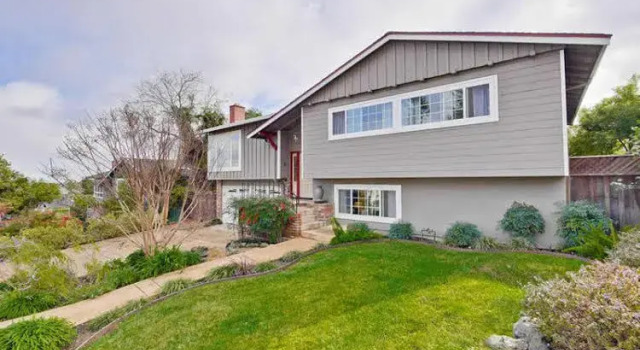 ELF Homes Forest Grandeur, Забронировать Отель Отели San Mateo County с бассейном, Бассейн
