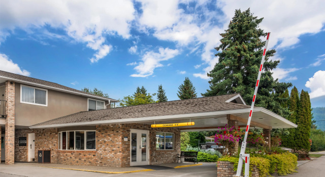 Best Western Sicamous Inn, Забронировать Отель Отели Британской Колумбии с бассейном, Бассейн