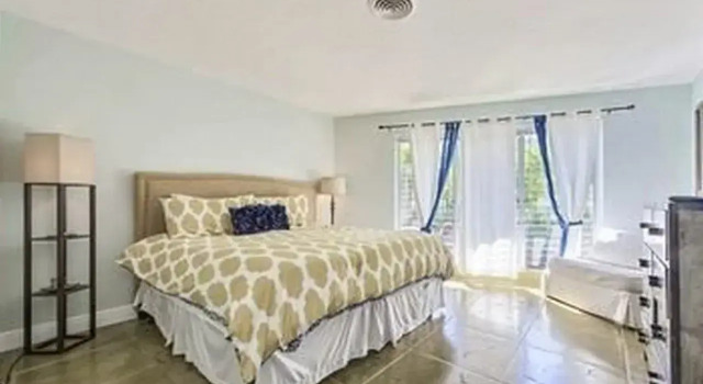 Salty Bungalow Beach Rentals, Забронировать Отель Отели Форт-Лодердейл с парковкой, Парковка