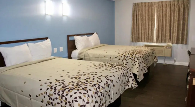 Четырёхместный номер Standard Crescent Inn