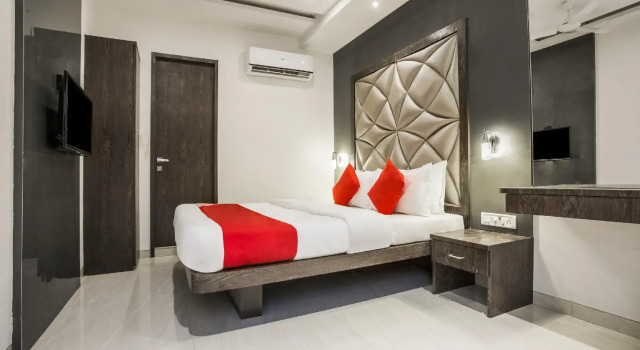 Hotel Al Haram By OYO Rooms, Забронировать Отель Мумбай Mumbai Region, рядом с Рынок Бхенди-Базар