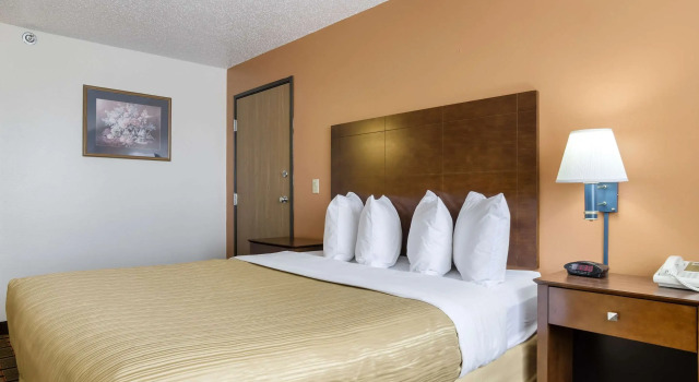 Days Inn Osceola, Varaa Hotelli Hotellit Iowa uima-altaalla, Uima-allas
