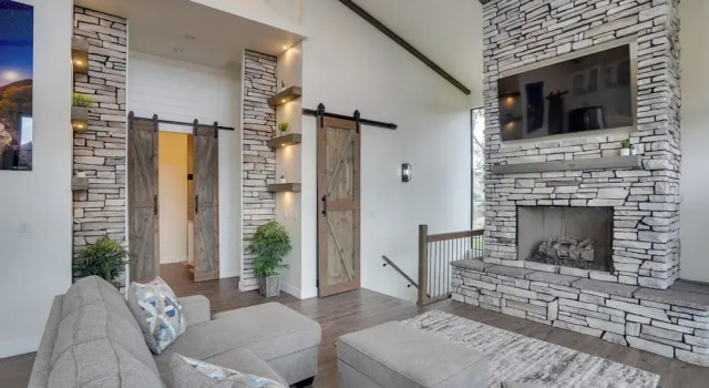 Chic Utah Getaway w/ Fireplace, Sauna & 2 Decks!, Réserver Maison de vacances Richfield Utah
