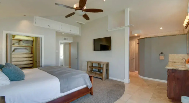 Tempe Home w/ Hot Tub Next to Papago Park, Забронировать Дом для отпуска Пруд в Темпе Phoenix Metropolitan Area
