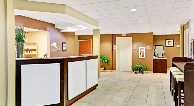 Microtel Inn & Suites by Wyndham Bryson City, Забронировать Отель Отели в центре Брайсон-Сити, в центре