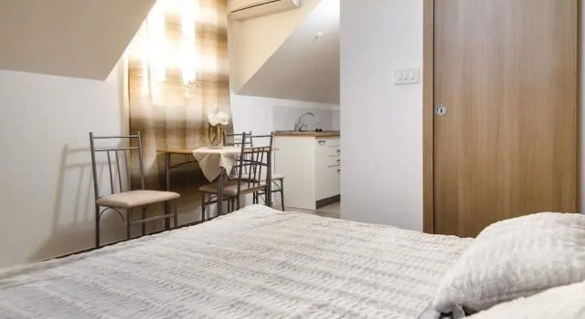 La Perla Apartments