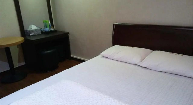 Milgam Central Hotel, Забронировать Отель Jeju City Чеджу, рядом с Развлекательный центр Playbox VR jeju