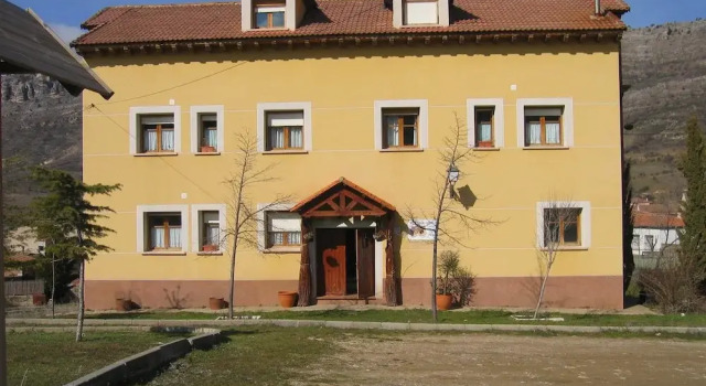 Apartamentos El Pajar del Abuelo, Book Apartment Hotels in Aragon with Parking, Parking