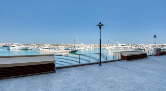 Апартаменты с 2 комнатами Maison Privee - Spacious Apt on Palm Jumeirah w Sea Views and Premium Facilities Access