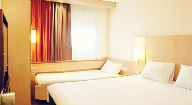 Трёхместный номер Standard ibis Biarritz Anglet Aéroport