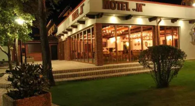 Motel M, Rezervovat Motel Hotely v Malacky s parkováním, Parkování