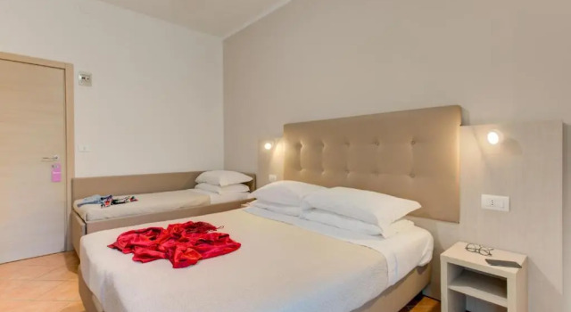 Трёхместный номер Standard с балконом Hotel Cimarosa