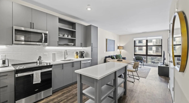 Апартаменты Premium Placemakr Cathedral Heights