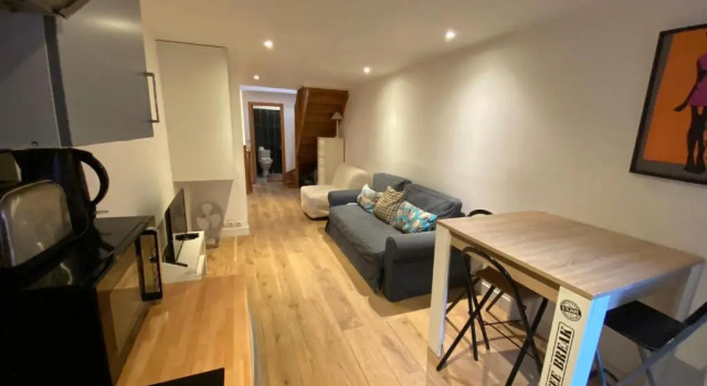 Апартаменты Standard Paris Eiffel Tower et Disney apartments, parkings gratuits et sécurisés, 10 minutes métro to Paris