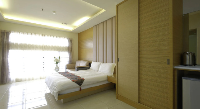 LJ Hotel, Забронировать Отель Отели Гаосюн 3 звезды, рядом с Shihjia Station, 3*