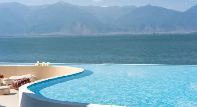 See the Mountains Again | Holiday Villa · Mountain · Seaview Holiday Hotel, Prenota Hotel Hotel a Dali con parcheggio, Parcheggio