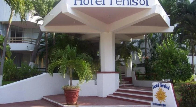 Hotel Tenisol, Book Hotel Hotels in Colima with Parking, Parking