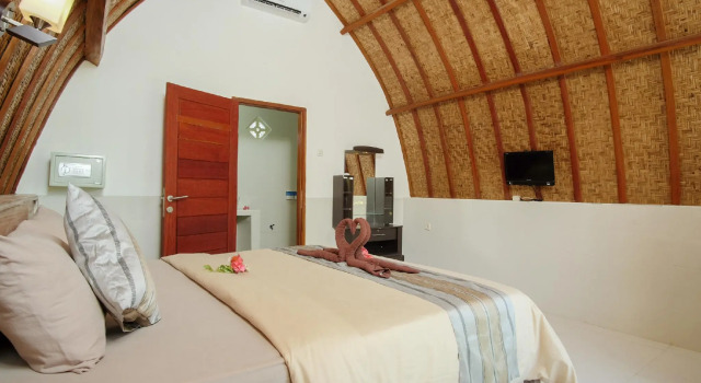 Бунгало Deluxe с видом на сад Warna Beach Hotel