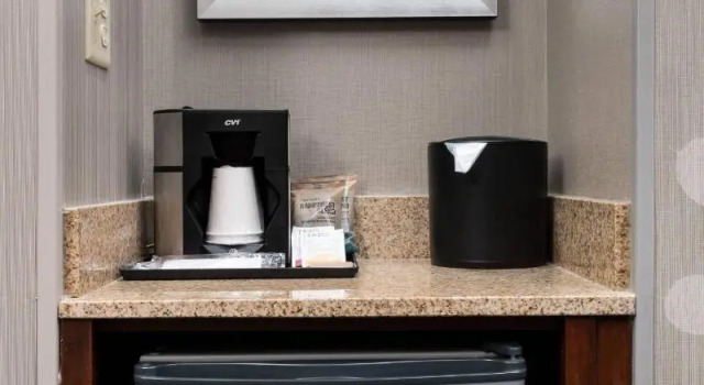 Четырёхместный номер Standard Courtyard by Marriott West Orange