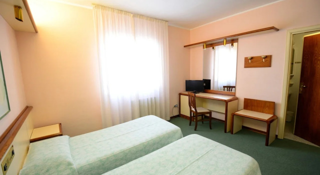 Grand Hotel delle Rocche, Prenota Hotel Rocca di Mezzo Abruzzo