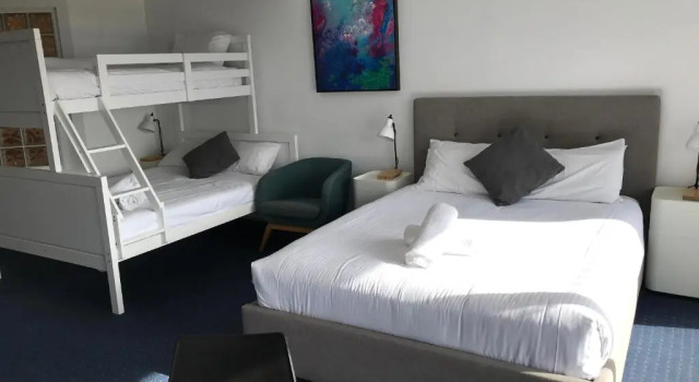Семейный номер Standard с видом на залив North Pier Hotel
