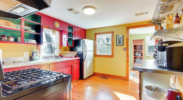 Коттедж с 3 комнатами 2 Mi to UA: Central Fayetteville Home w/ Patios